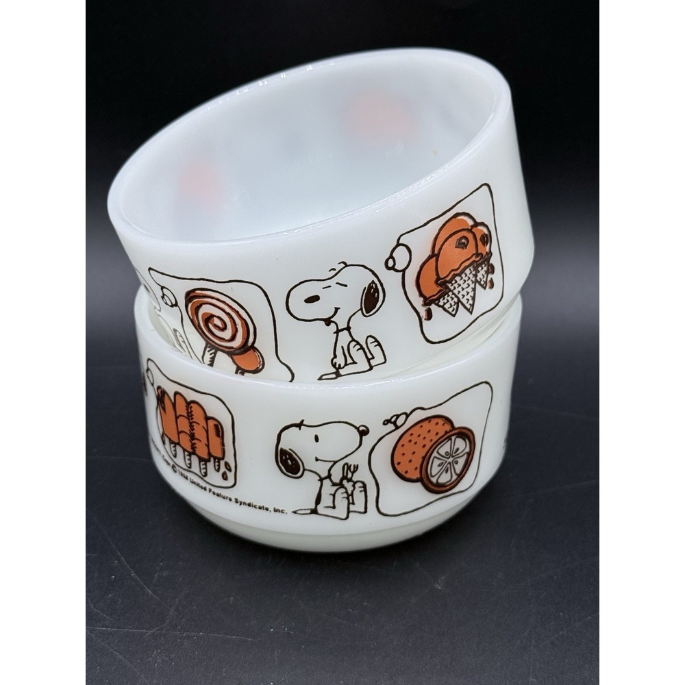 VTG Set 2 Fire King Snoopy Sweet Dreams Milk Glass Bowls Peanuts 1958 Excellent